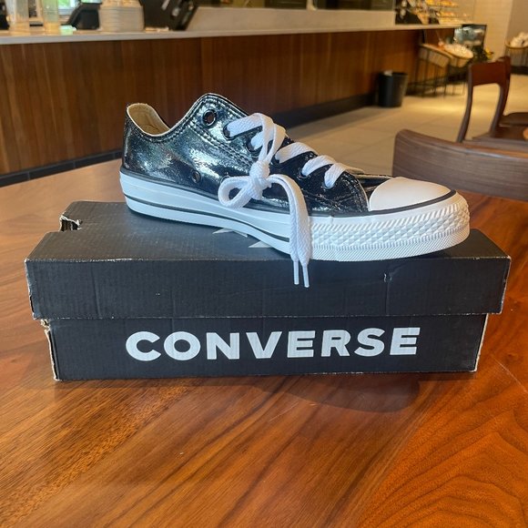 Low Top Converse - Picture 2 of 3